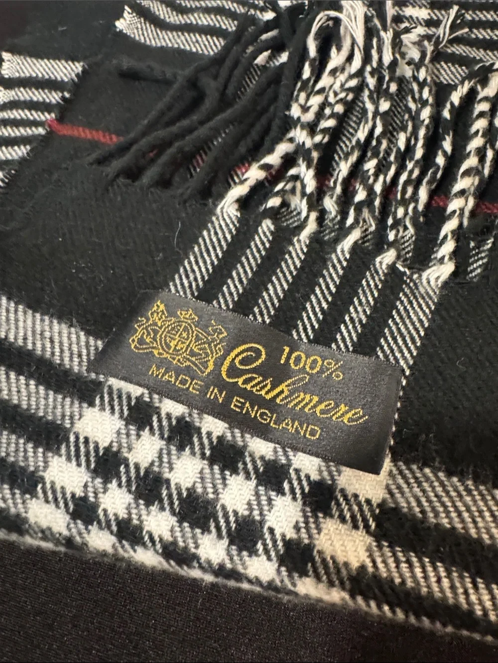 100% Cashmere Classic Black Plaid Fringe Scarf - Unbranded